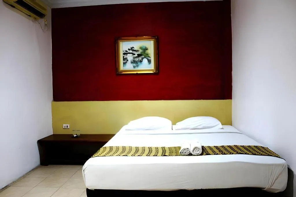 Holiday Hotel-1